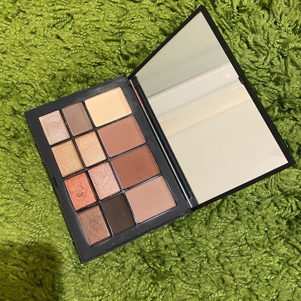 NARS deep skin eyeshadow palette
